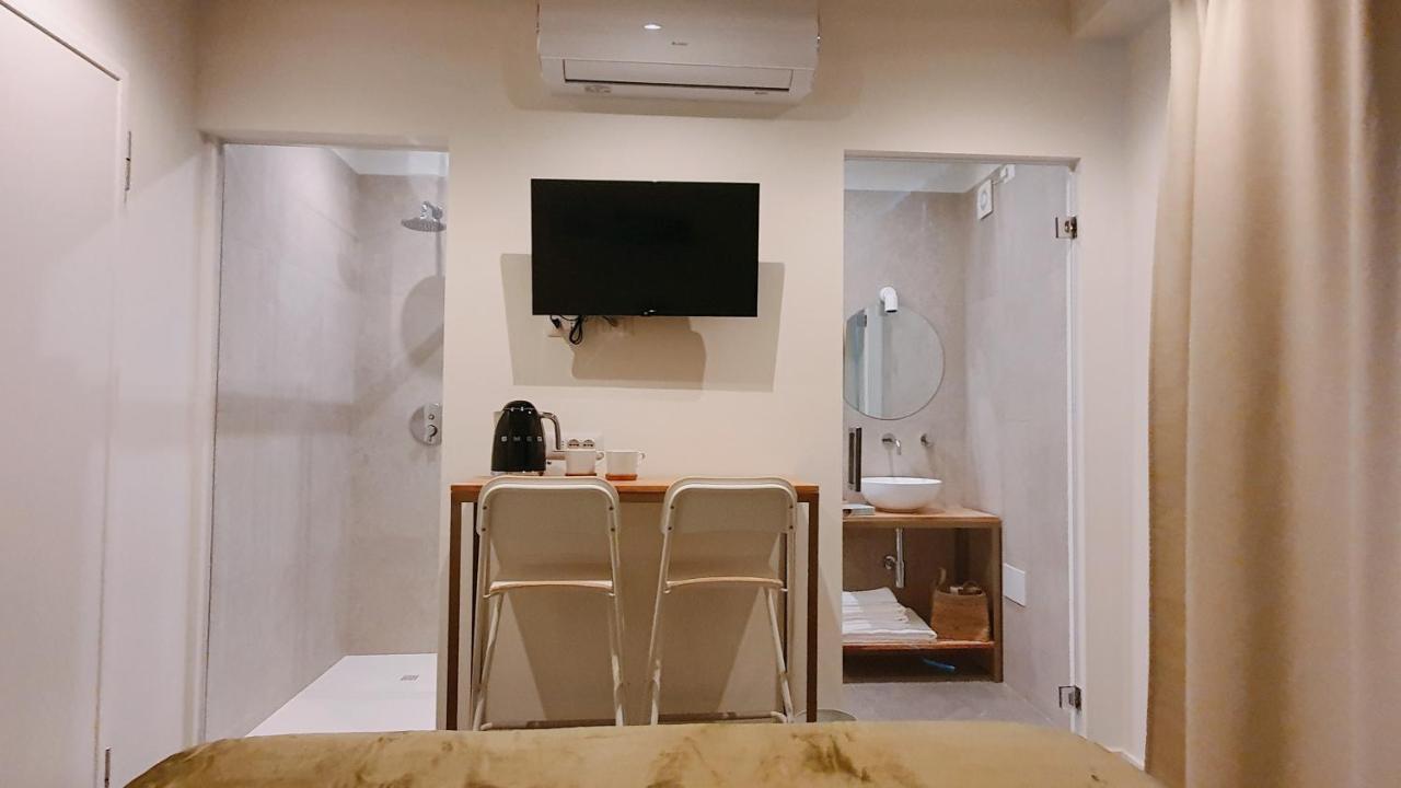 Foscolo 9 Room - Breakfast โกโม ภายนอก รูปภาพ
